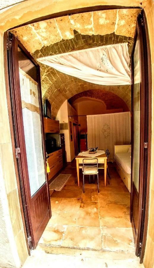 Отель Rubini'S House Джовинаццо Экстерьер фото